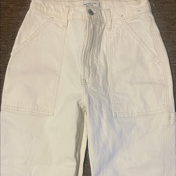 Abercrombie & Fitch Women's High Rise Jeans - White - Picture 2 of 6